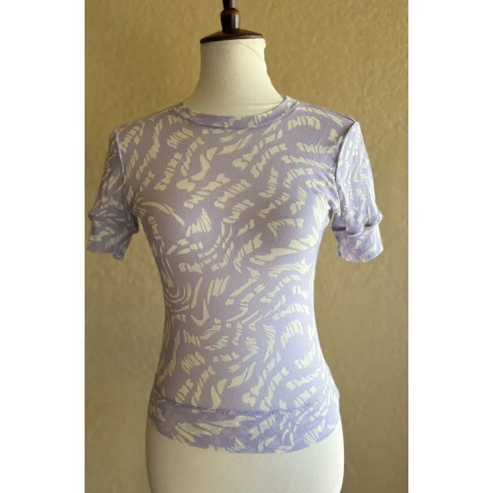 SKIMS Women's  Summer Mesh Short Sleeve Top Size 2X Lilac Swirl - Picture 5 of 7